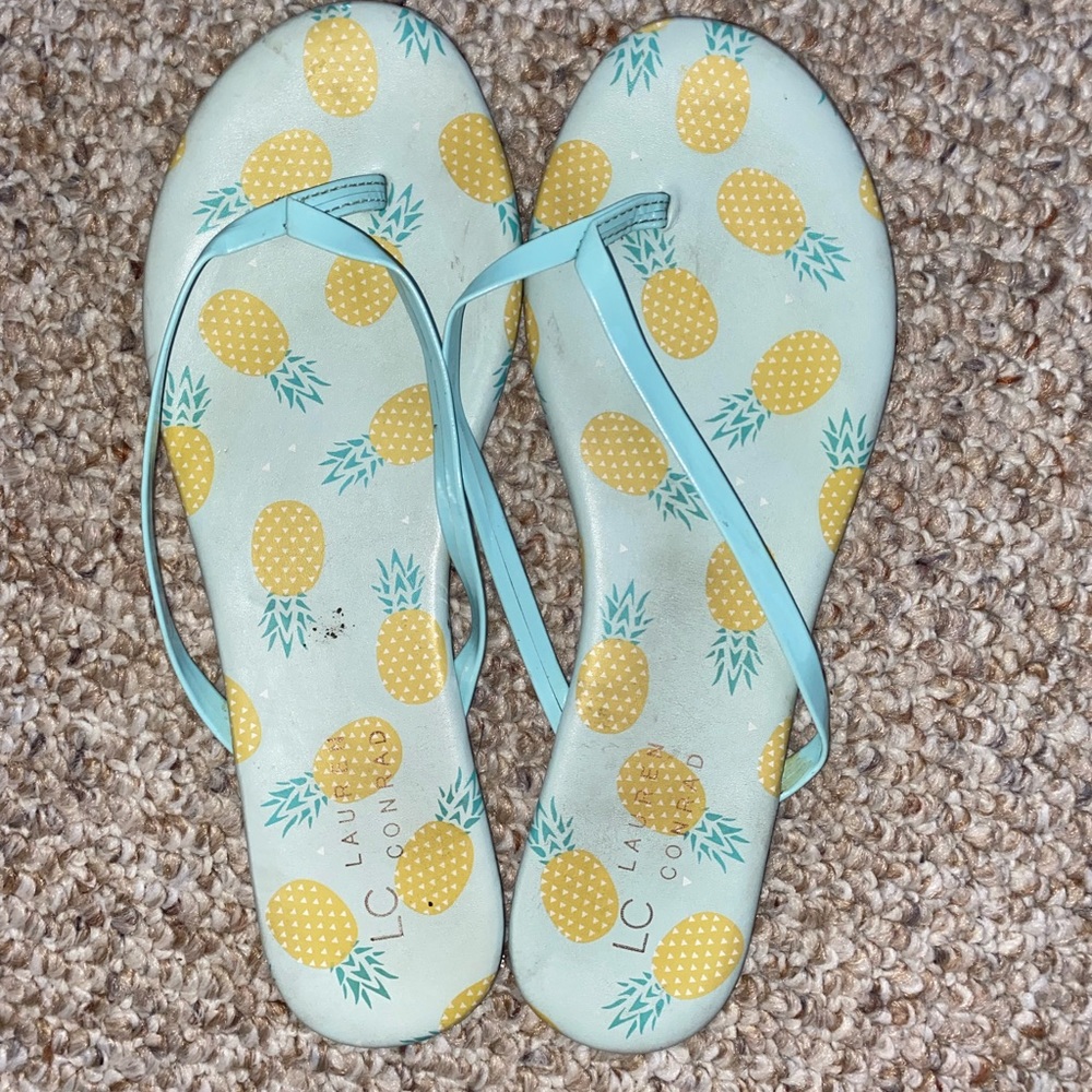 Conrad shoes, with pineapples so cute🍍🍍🍍🍍🍍🍍 🍍